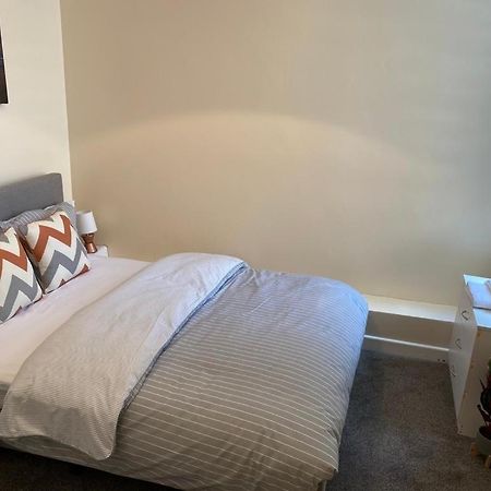 Excellent And Amazing Apartment With Private Parking Gillingham  Εξωτερικό φωτογραφία