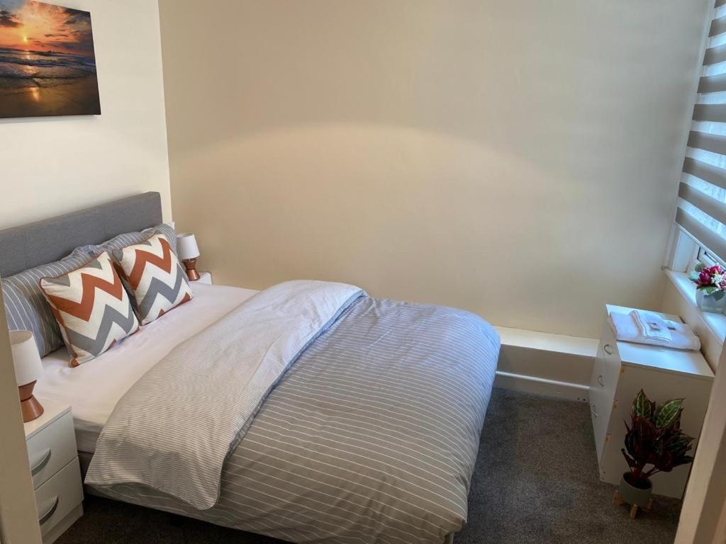 Excellent And Amazing Apartment With Private Parking Gillingham  Εξωτερικό φωτογραφία