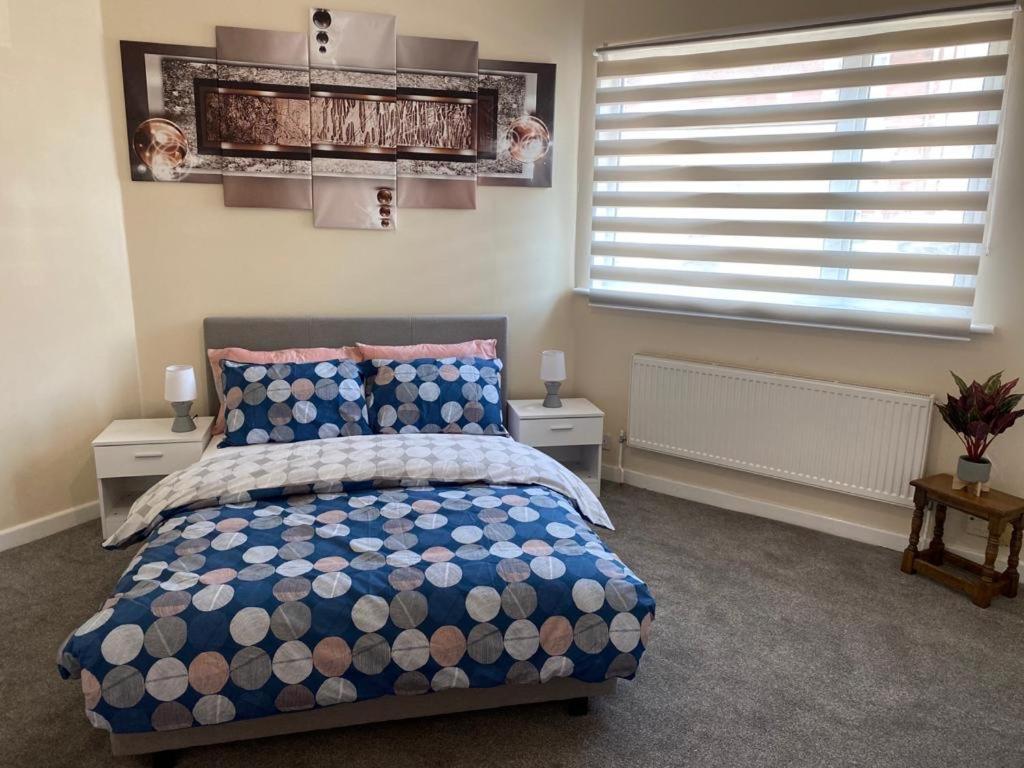 Excellent And Amazing Apartment With Private Parking Gillingham  Εξωτερικό φωτογραφία
