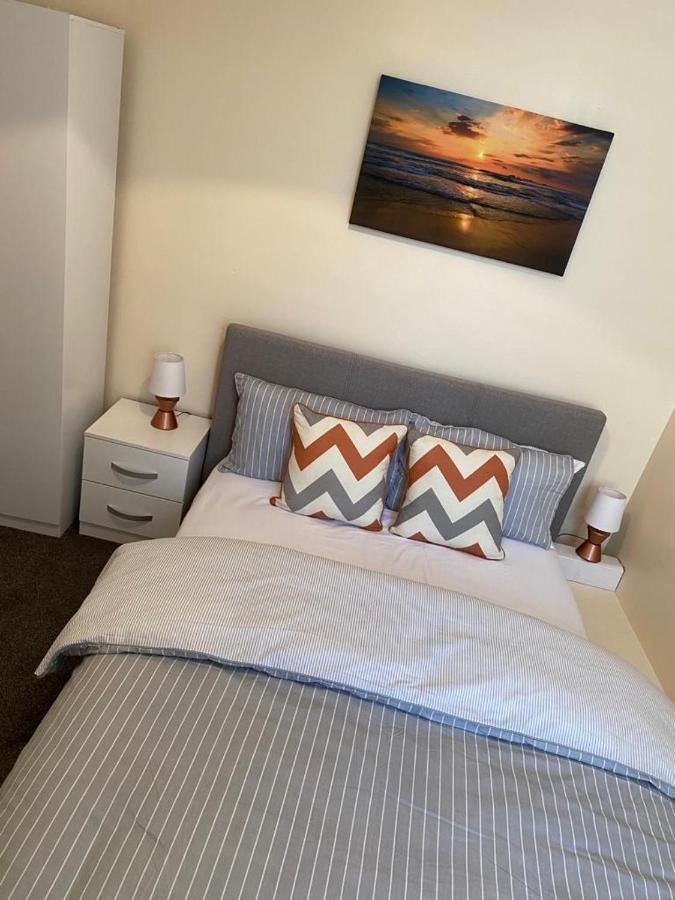 Excellent And Amazing Apartment With Private Parking Gillingham  Εξωτερικό φωτογραφία